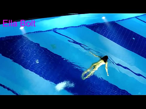 ❤️ मी पाहणे थांबवू शकत नाही, तरुण गोरा ELLA BOLT रिसॉर्ट पूलमध्ये नग्न पोहताना पकडला गेला ️❌ गुदद्वारासंबंधीचा व्हिडिओ mr.yespornpics.ru वर  ☑